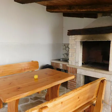 Agnes Apartment *